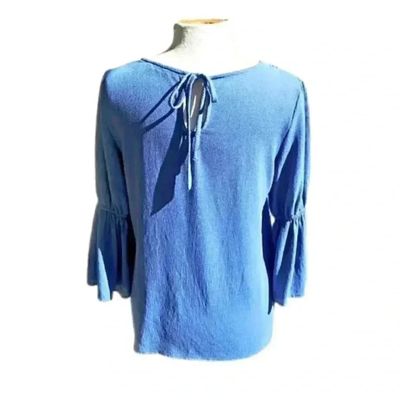 NEW Octavia Blue Embroidered Crepe Keyhole Back Bell Sleeved V Neck Blouse - Picture 5 of 6